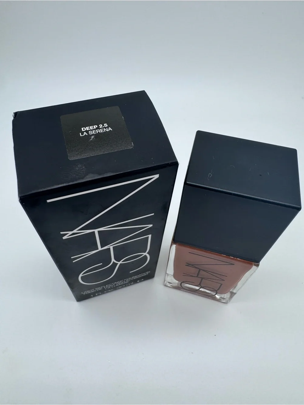 NARS Light Reflecting Foundation - Deep 2.5 La Serena (Rich Brown)
